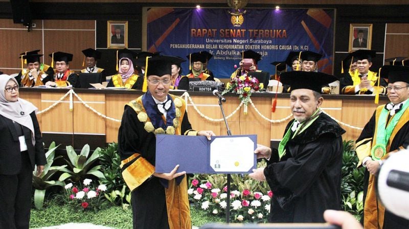 Penerimaan Gelar Dr. HC dari UNESA 2017